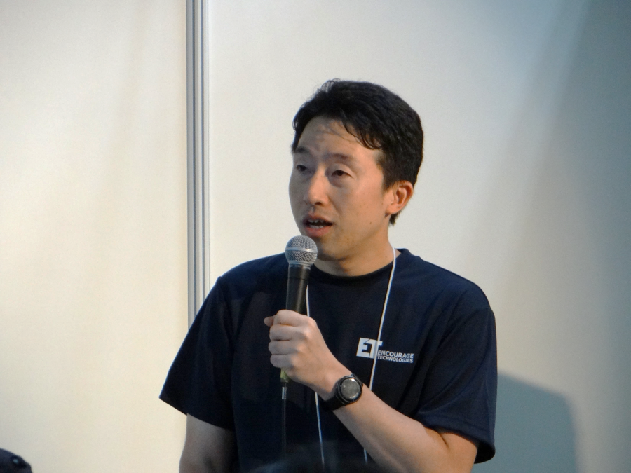 サービス統括部 テクニカルセールスチーム 佐崎健太郎